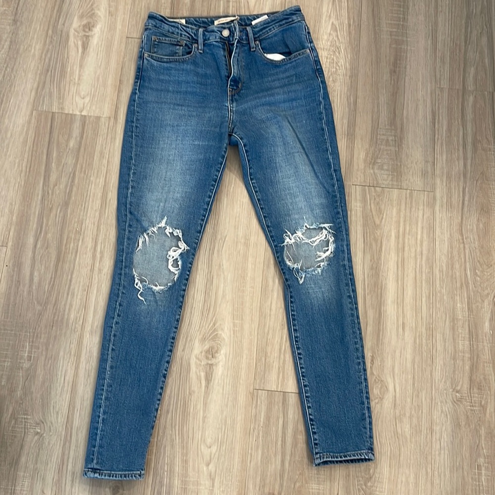 Levi’s 721 high rise skinny jeans